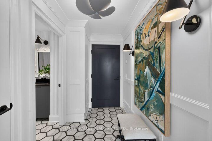 Property Photo:  123 Portland Street Lp03  ON M5V 0V9 