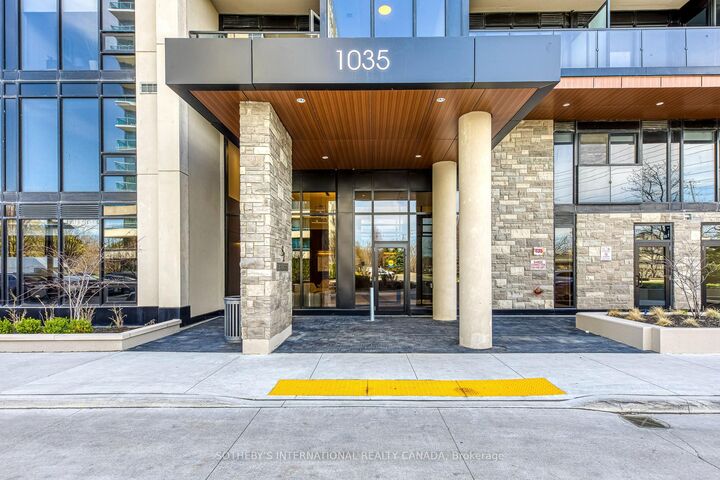 Property Photo:  1035 Southdown Road 212  ON L5J 0A2 