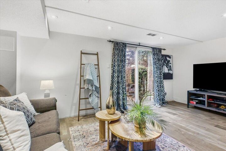 Property Photo:  221 Ormond Drive E45  ON L1G 6T7 