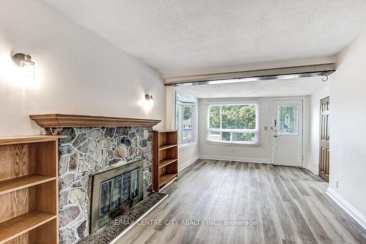 Property Photo:  78 Stuart Street  ON N5Y 1S3 