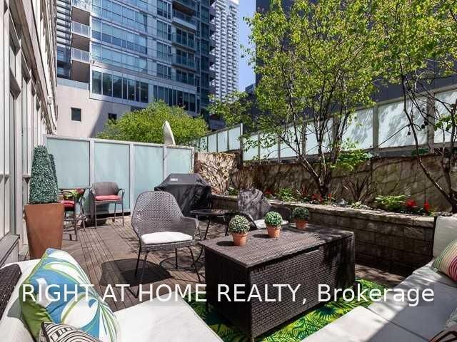 Property Photo:  350 Wellington Street W G21  ON M5V 3W9 