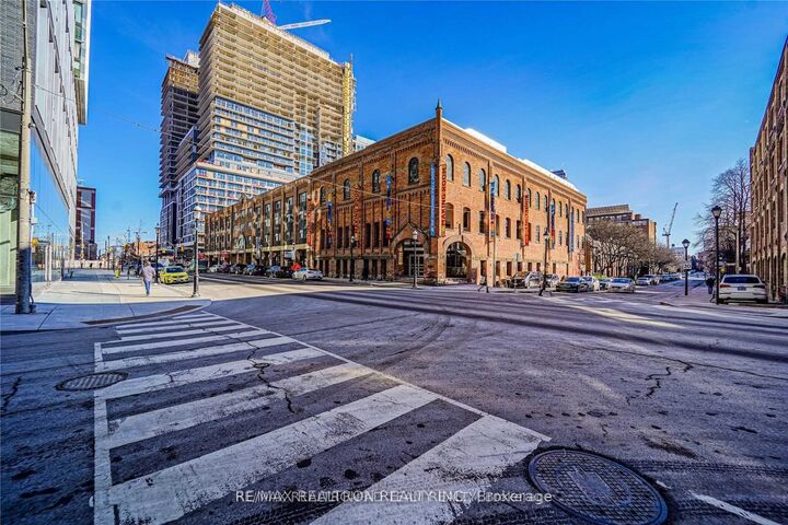 Property Photo:  158 Front Street E 611  ON M5A 0K9 