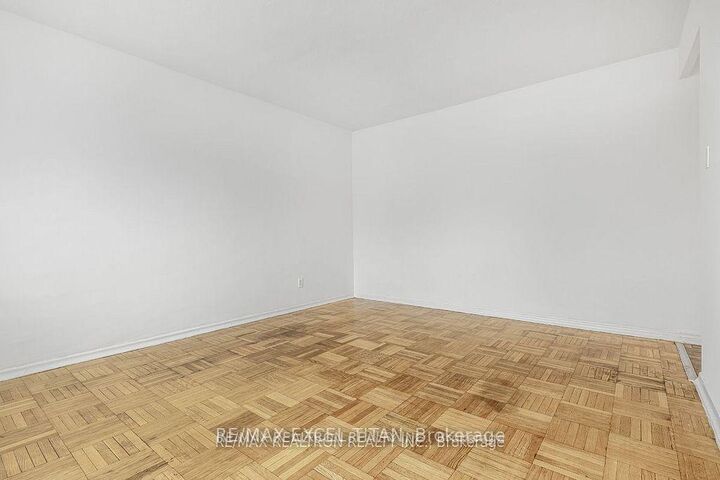 Property Photo:  156 Kingston Road 10  ON M4L 1S7 