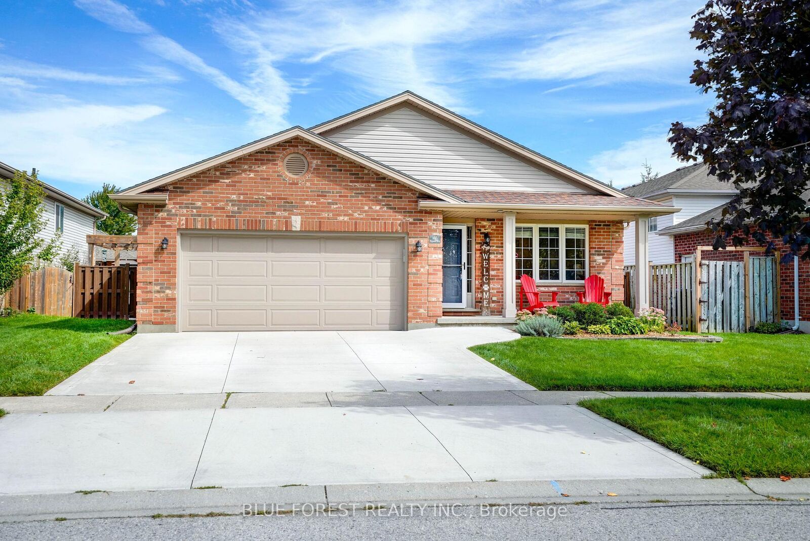 Property Photo:  11 Edgewell Crescent  ON N5P 4K8 