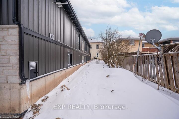 Property Photo:  18 Hincks Street B  ON N3A 2A3 