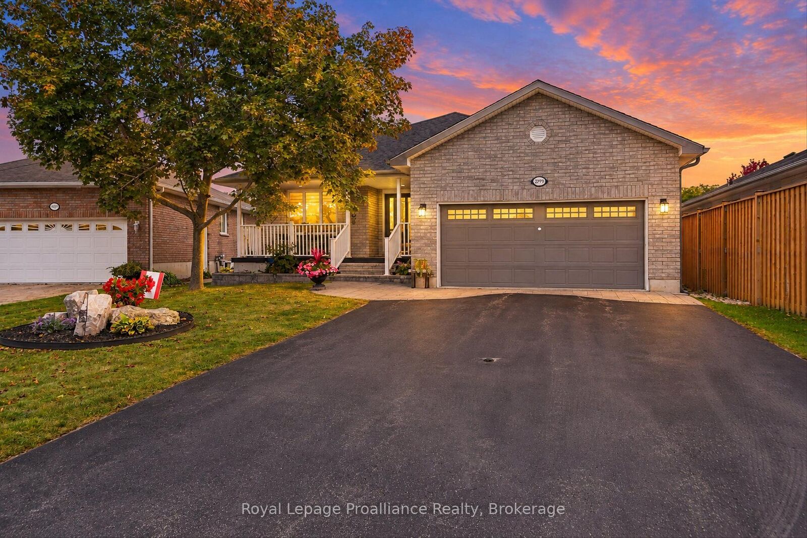 Property Photo:  2979 Jennifer Drive  ON K9L 1Z9 