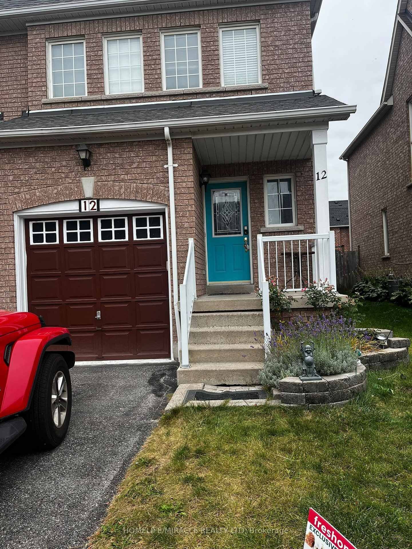 Property Photo:  12 Gateway Court  ON L1R 3M9 