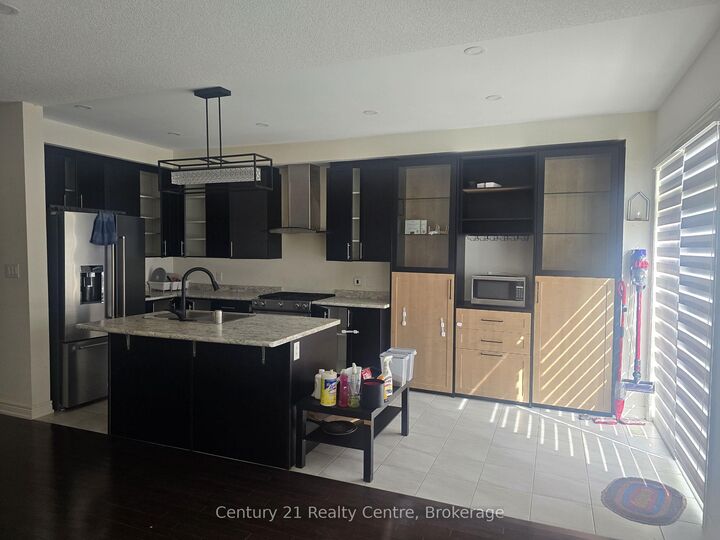 Property Photo:  204 Fruitvale Circle  ON L7A 5C4 
