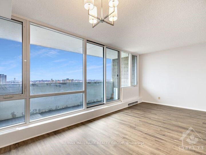 Property Photo: 2625 Regina Street 1402 ON K2B 5W8