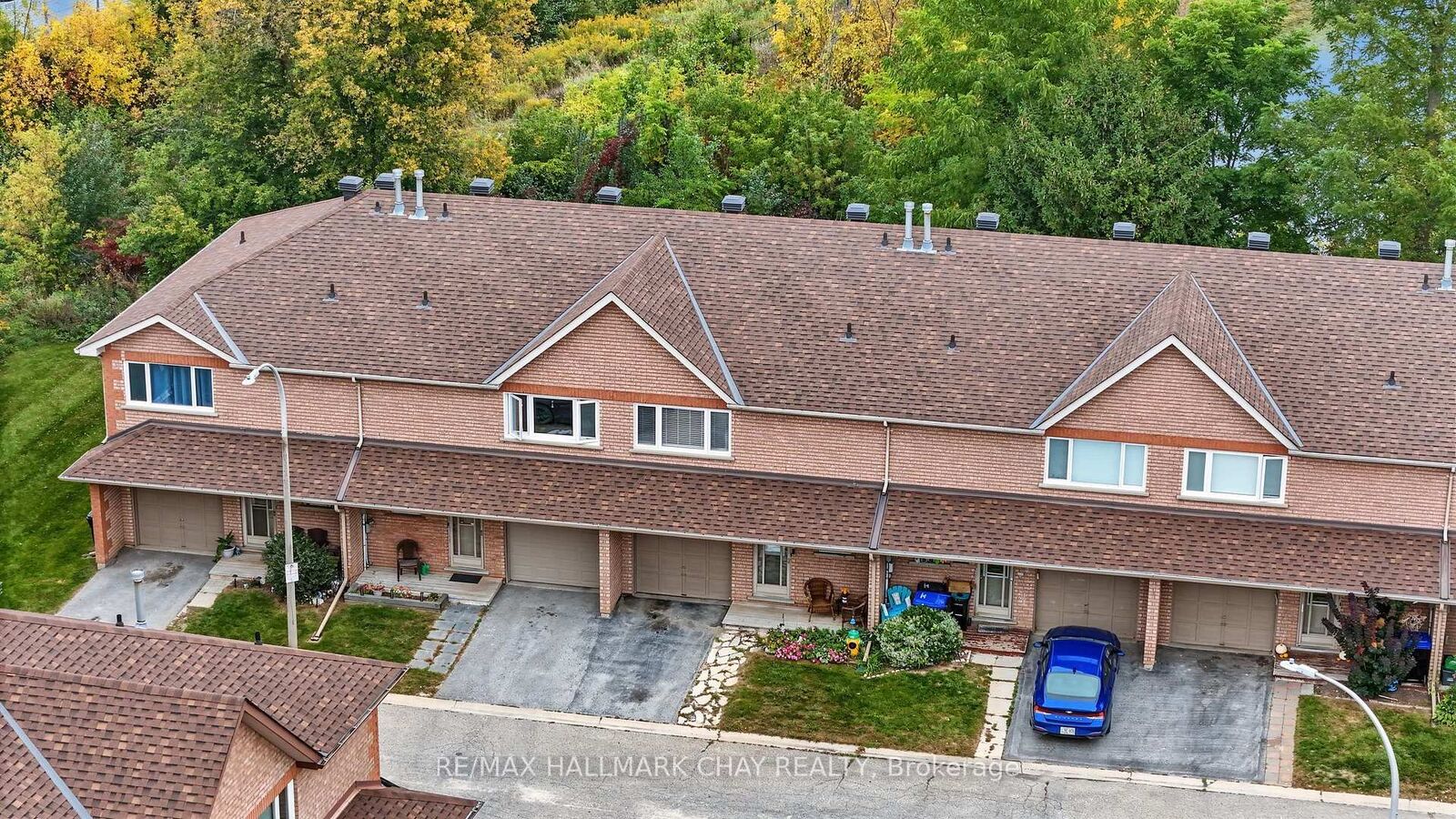 Property Photo:  55 Riverley Lane  ON L9R 1X8 