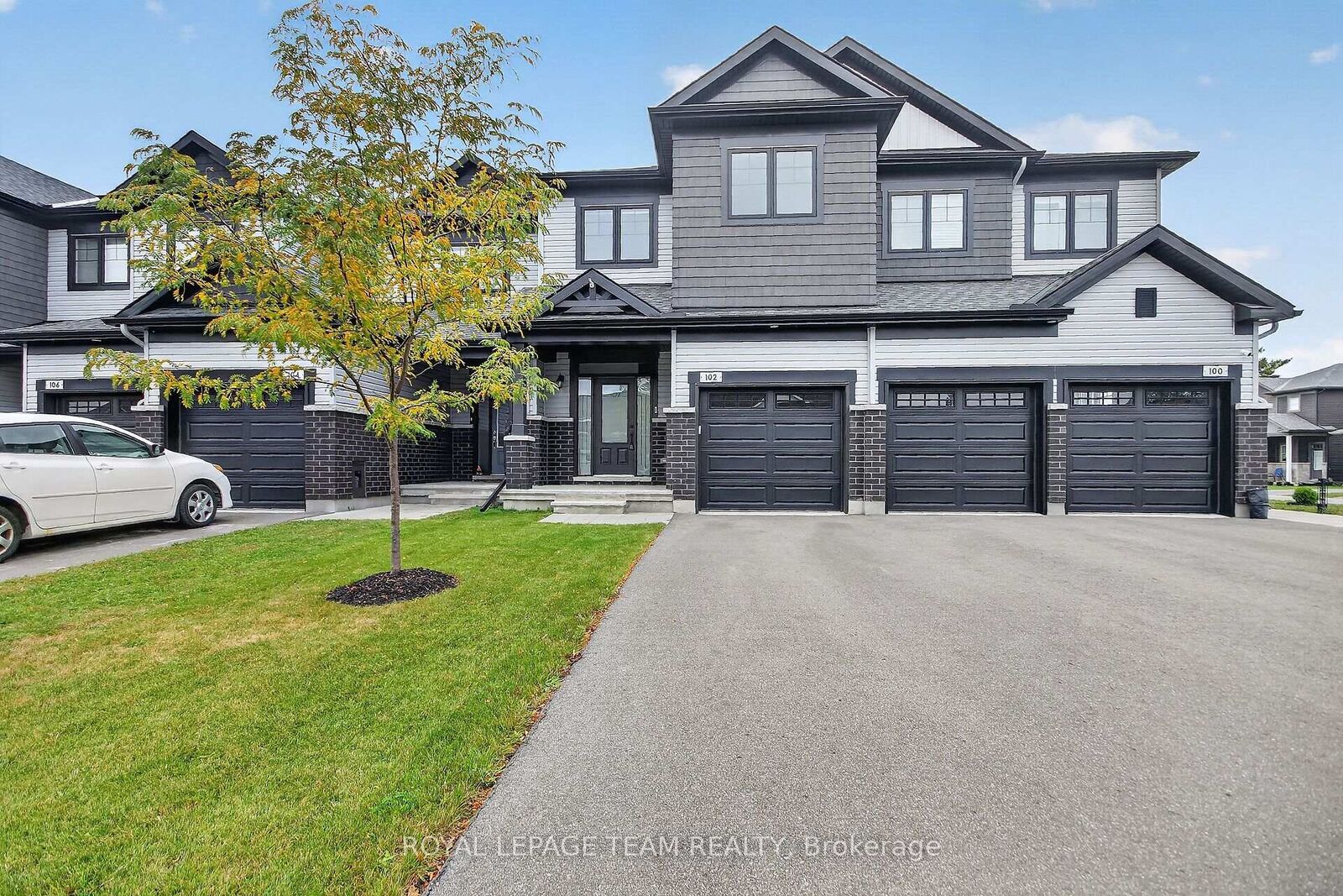 Property Photo:  102 Patchell Place  ON K0G 1J0 