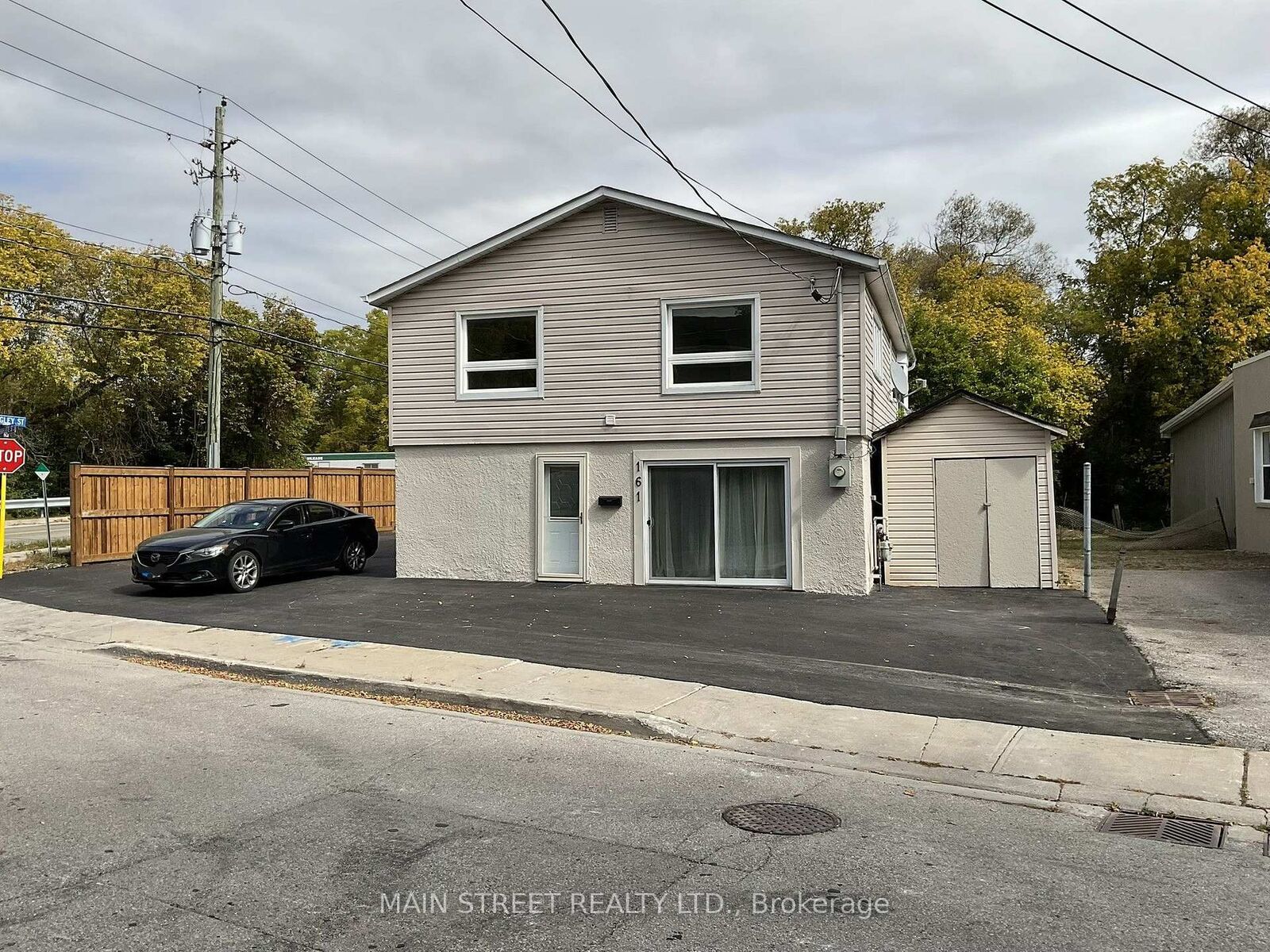 Property Photo:  161 Charlotte Street Upper  ON L3Y 3S7 