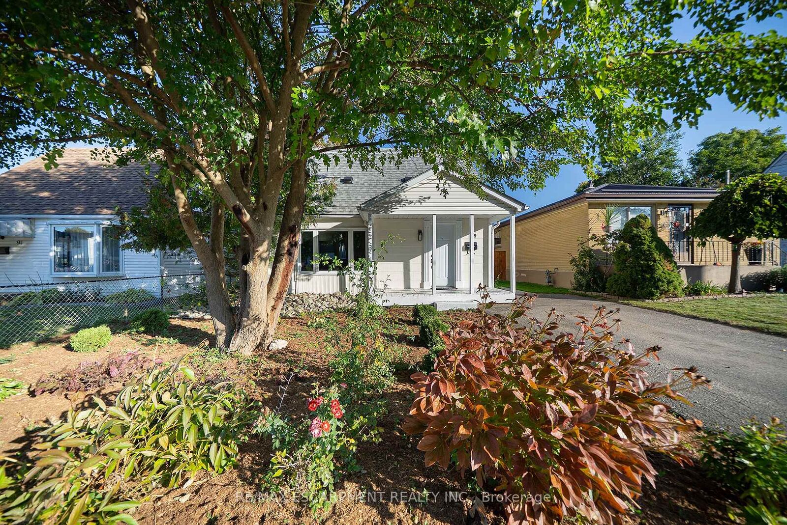 Property Photo:  89 Salisbury Avenue  ON N3S 1N1 