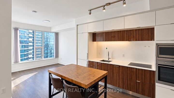 Property Photo:  10 York Street 3008  ON M5J 0E1 