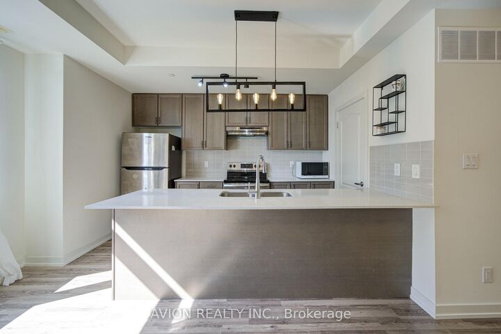Property Photo: 370 Red Maple Road 83 ON L4C 5T4