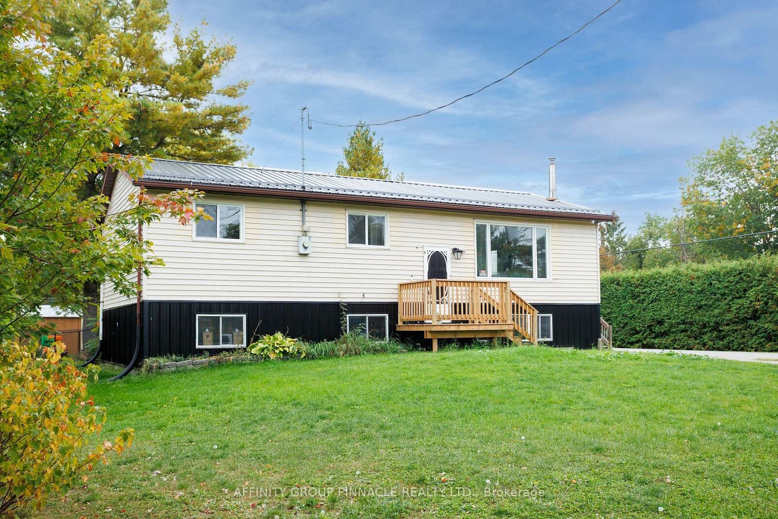 Property Photo:  24 Oakwood Drive  ON K0M 1N0 