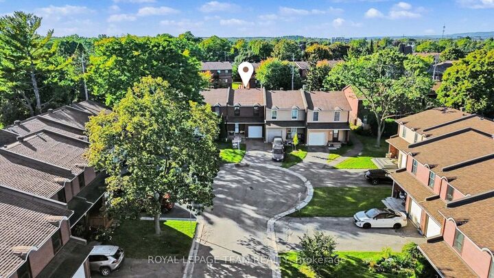 Property Photo: 8 Arnold Drive C ON K2H 6V9