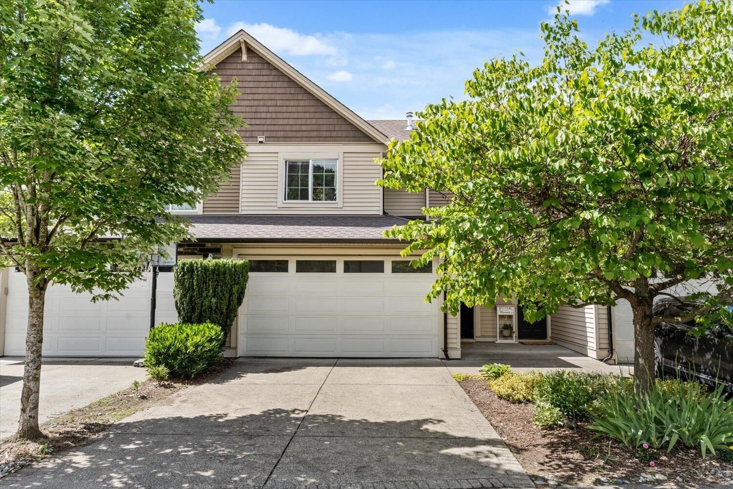 Property Photo: 46832 Hudson Road 26 BC V2R 0L9