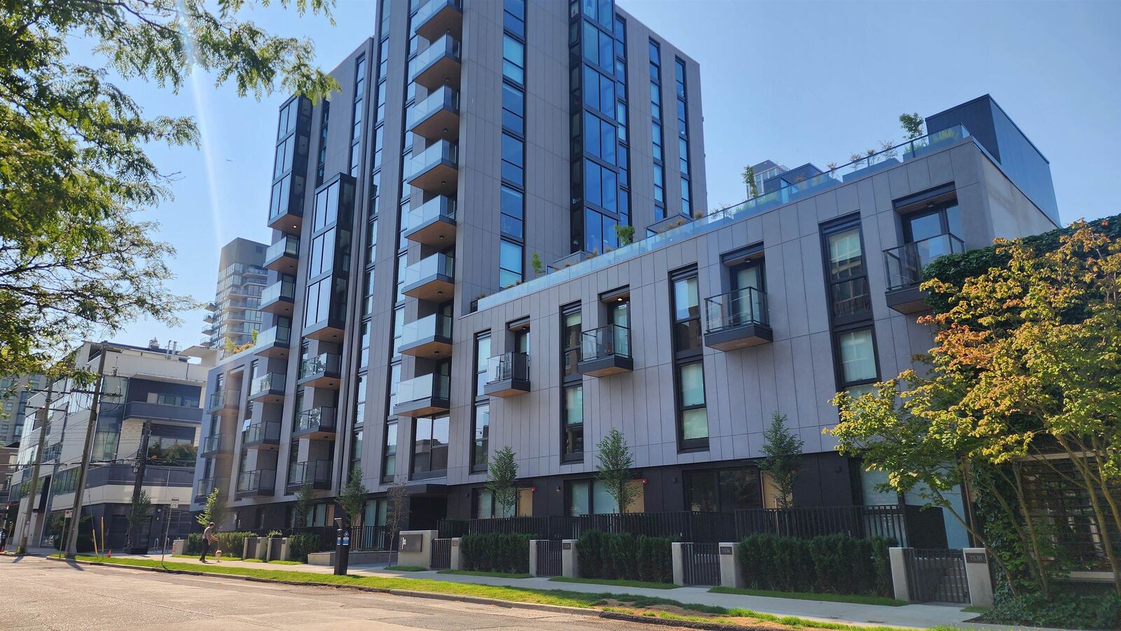 Property Photo: 1530 W 6th Avenue 801 BC V6J 0J9