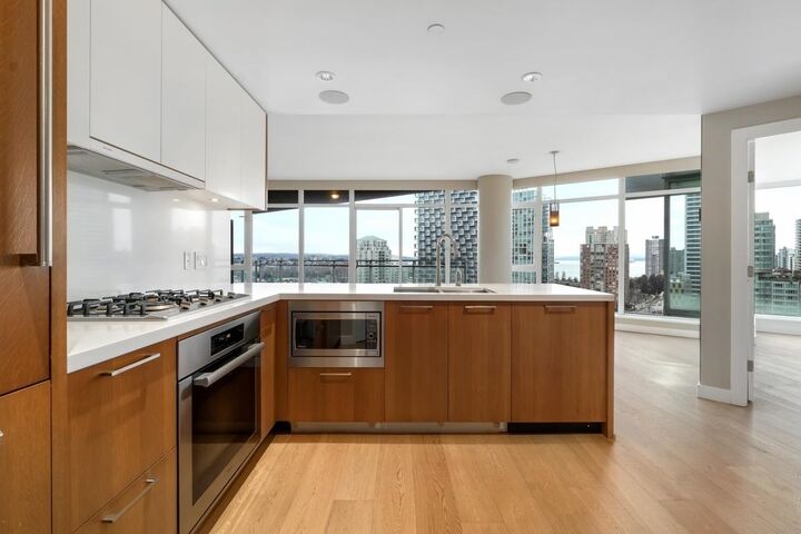 Property Photo:  1372 Seymour Street 1801  BC V6B 3P3 