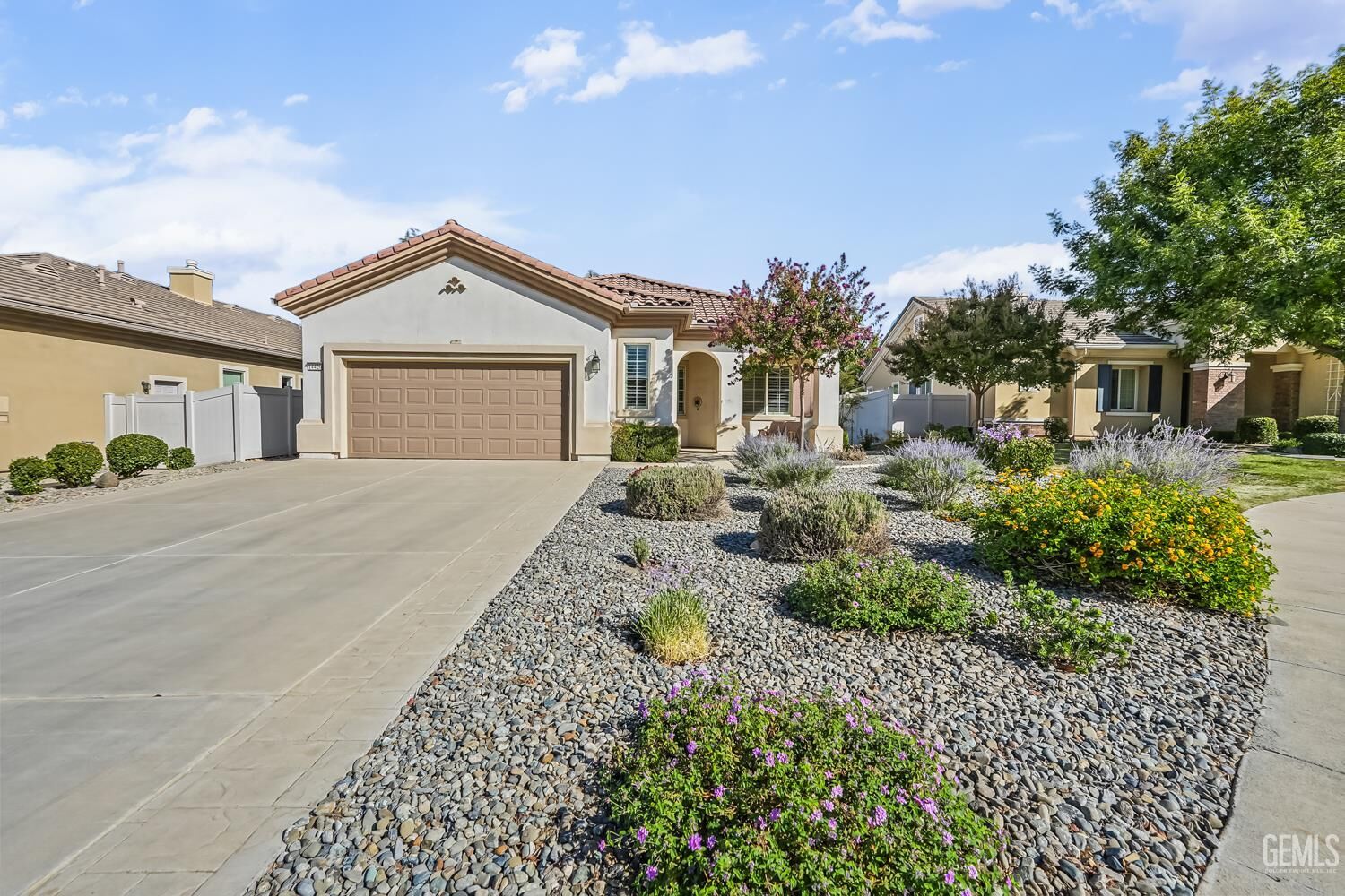 Property Photo:  14420 Terrazzo Drive  CA 93306 