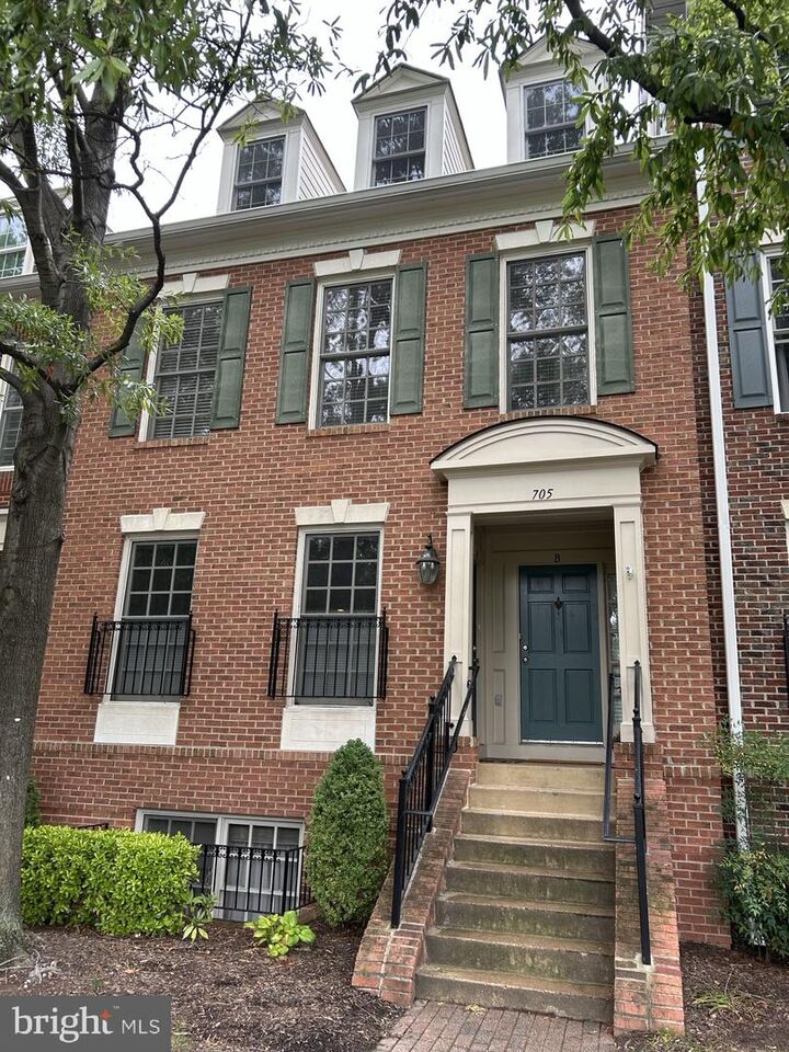 Property Photo:  705 Massey Lane A  VA 22314 
