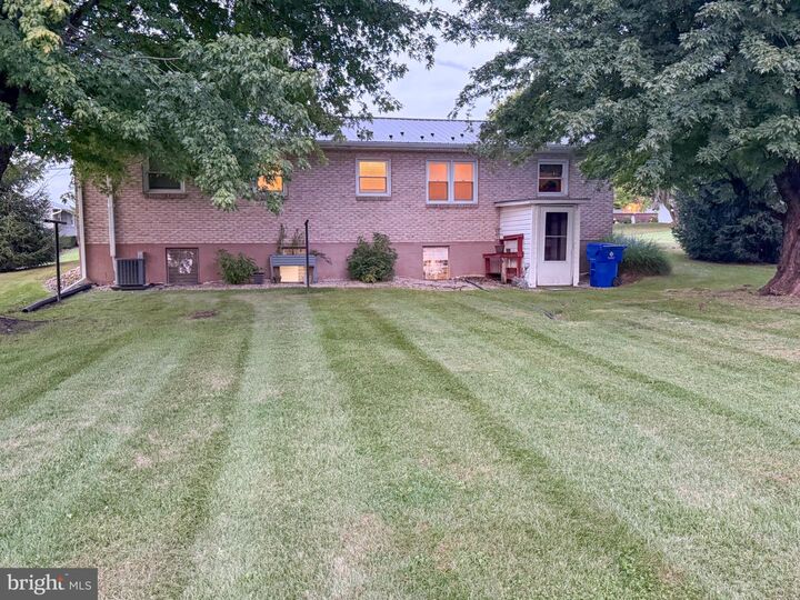 Property Photo:  1250 Marvern Drive W  PA 17202 