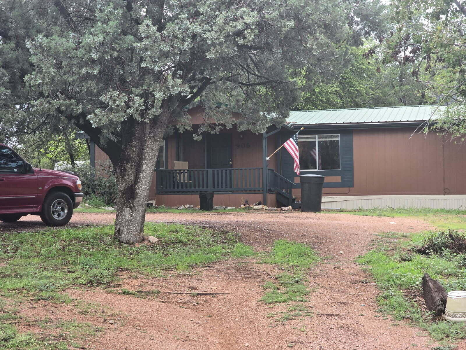 Property Photo:  906 E Park Drive  AZ 85541 