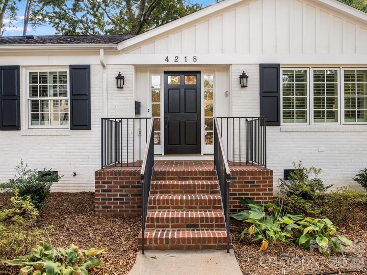 Property Photo:  4218 Chelmsford Road  NC 28211 