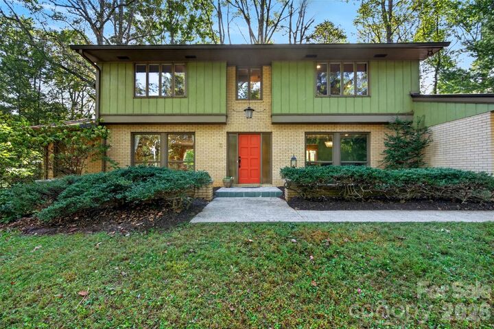 Property Photo:  14 Willow Road  NC 28804 