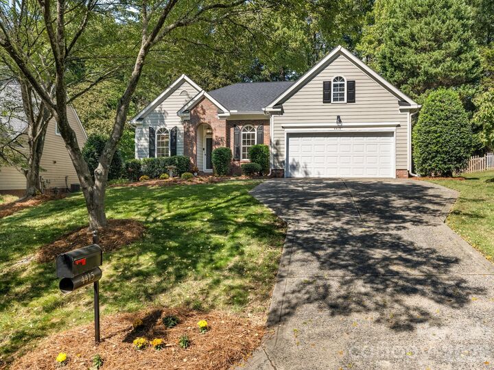 Property Photo:  4415 Highcroft Lane  NC 28269 