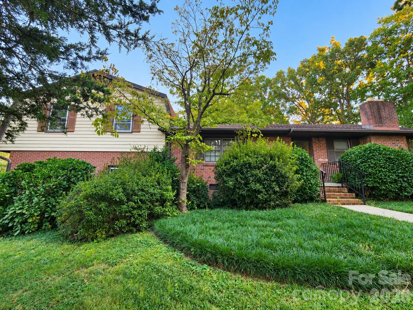 Property Photo: 2419 Rhyneland Street NC 28054