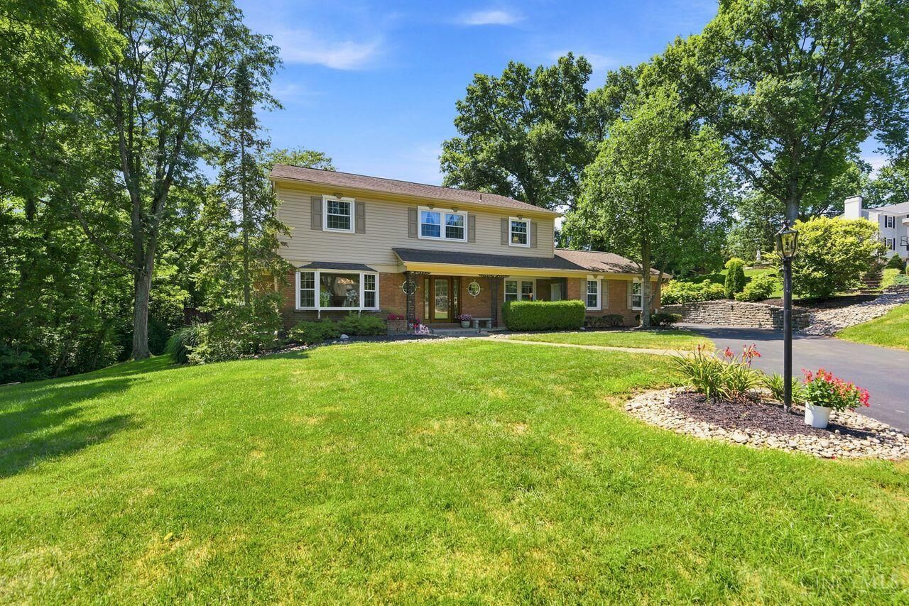 Property Photo: 1163 Gleneagles Court OH 45233