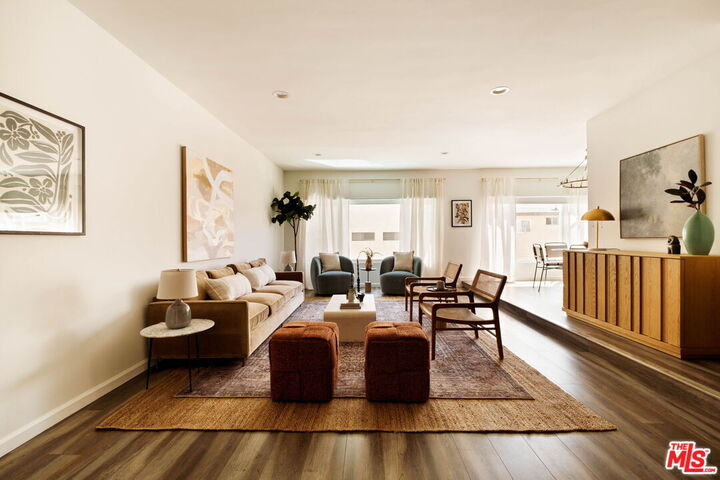 Property Photo:  11820 Mayfield Ave, Unit 105  CA 90049 