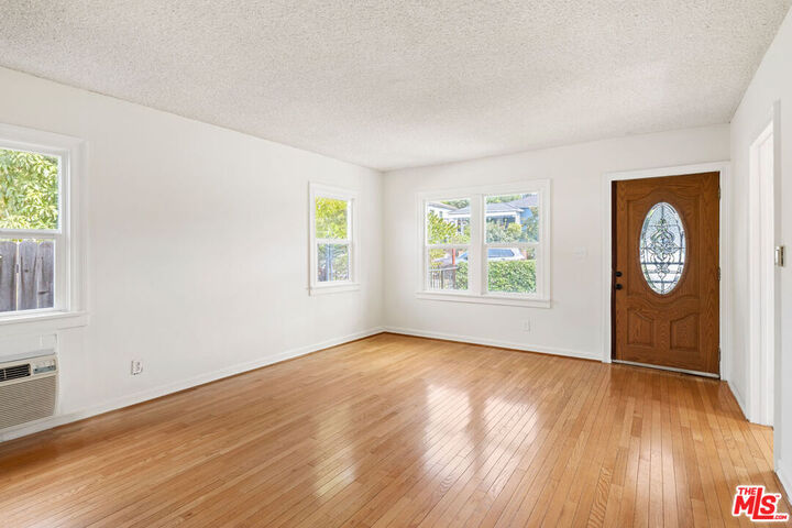 Property Photo:  3311 Carlyle St  CA 90065 