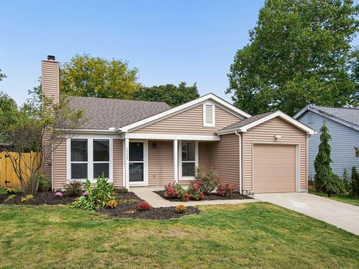 Property Photo: 1726 Weather Stone Lane OH 43235