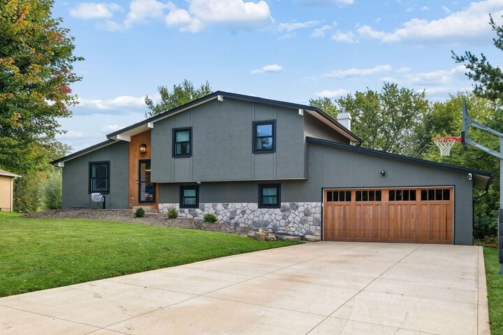 Property Photo:  44 North Court  OH 43076 