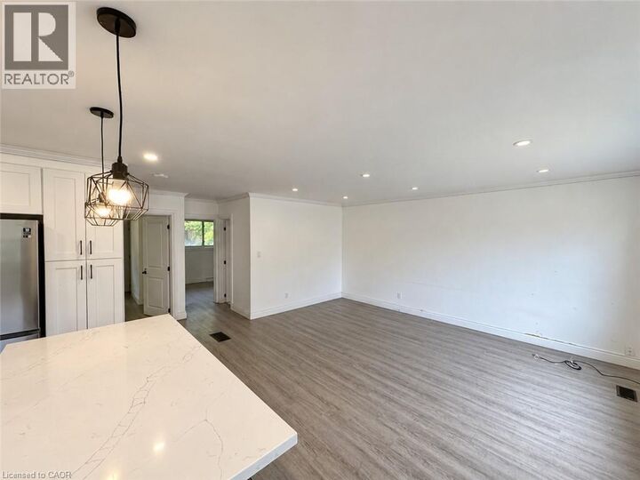 Property Photo:  84 Weber Street South  ON N2J 1Z9 