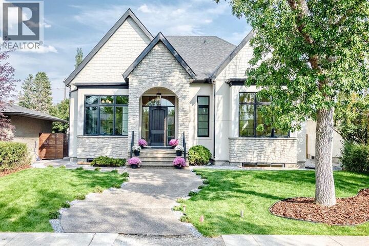 Property Photo:  3743 36 Avenue Southwest  AB T3E 1C3 