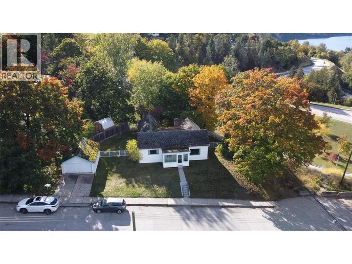 Property Photo:  1002 Kootenay Street  BC V1L 1L4 