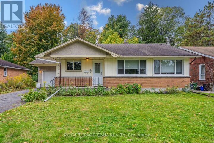 Property Photo:  1210 Adirondack Drive  ON K2C 2V3 