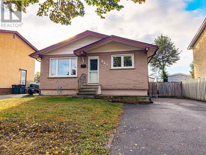 Property Photo: 562 Simon Fraser Drive ON P7C 5B4