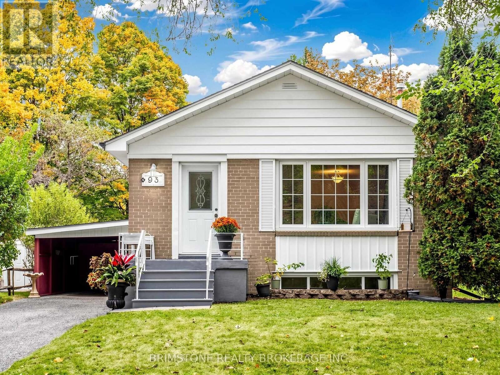 Property Photo:  93 Bayview Parkway  ON L3Y 3W2 