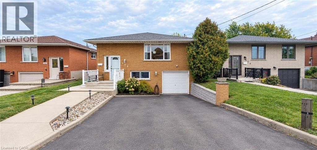 Property Photo:  258 Carson Drive Main  ON L8T 2X7 