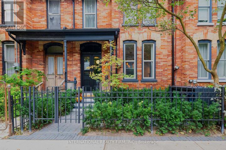 Property Photo:  53 Spruce Street  ON M5A 2H8 