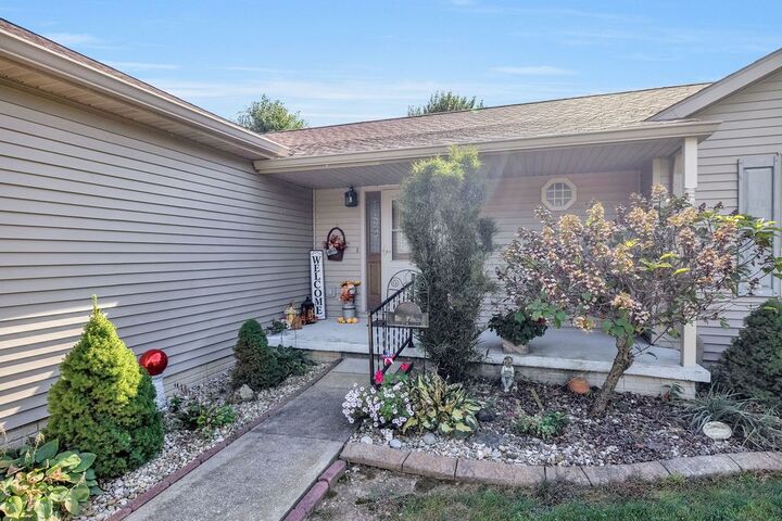 Property Photo:  19 Mockernut Street  IL 61914 