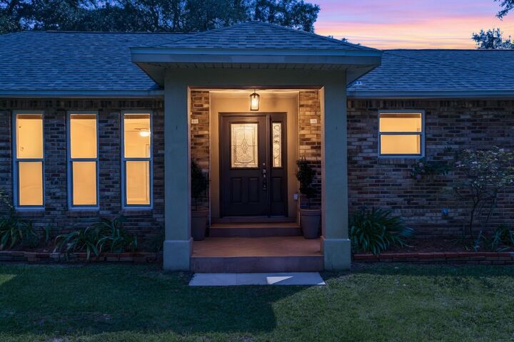 Property Photo:  7555 Allie Grimes Road  FL 32566 