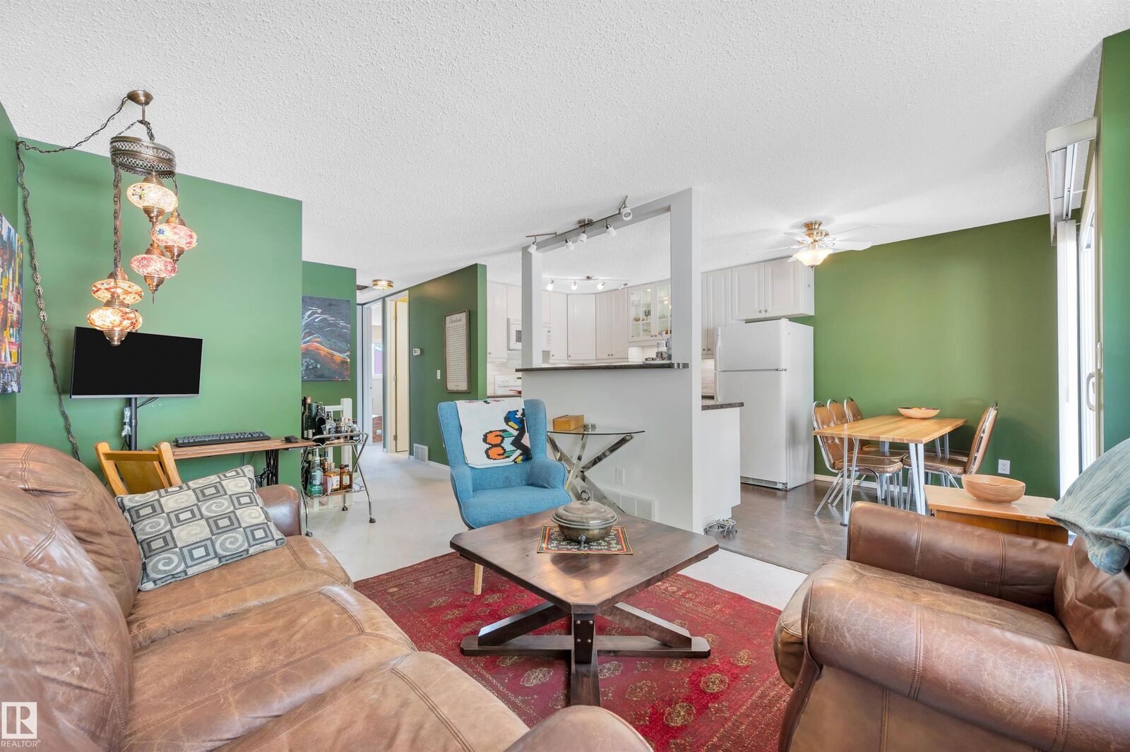 Property Photo:  10678 Beaumaris Road NW  AB T5X 3N4 