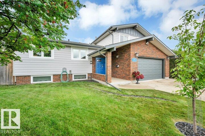 Property Photo:  895 Lee Ridge Road NW  AB T6K 0R1 