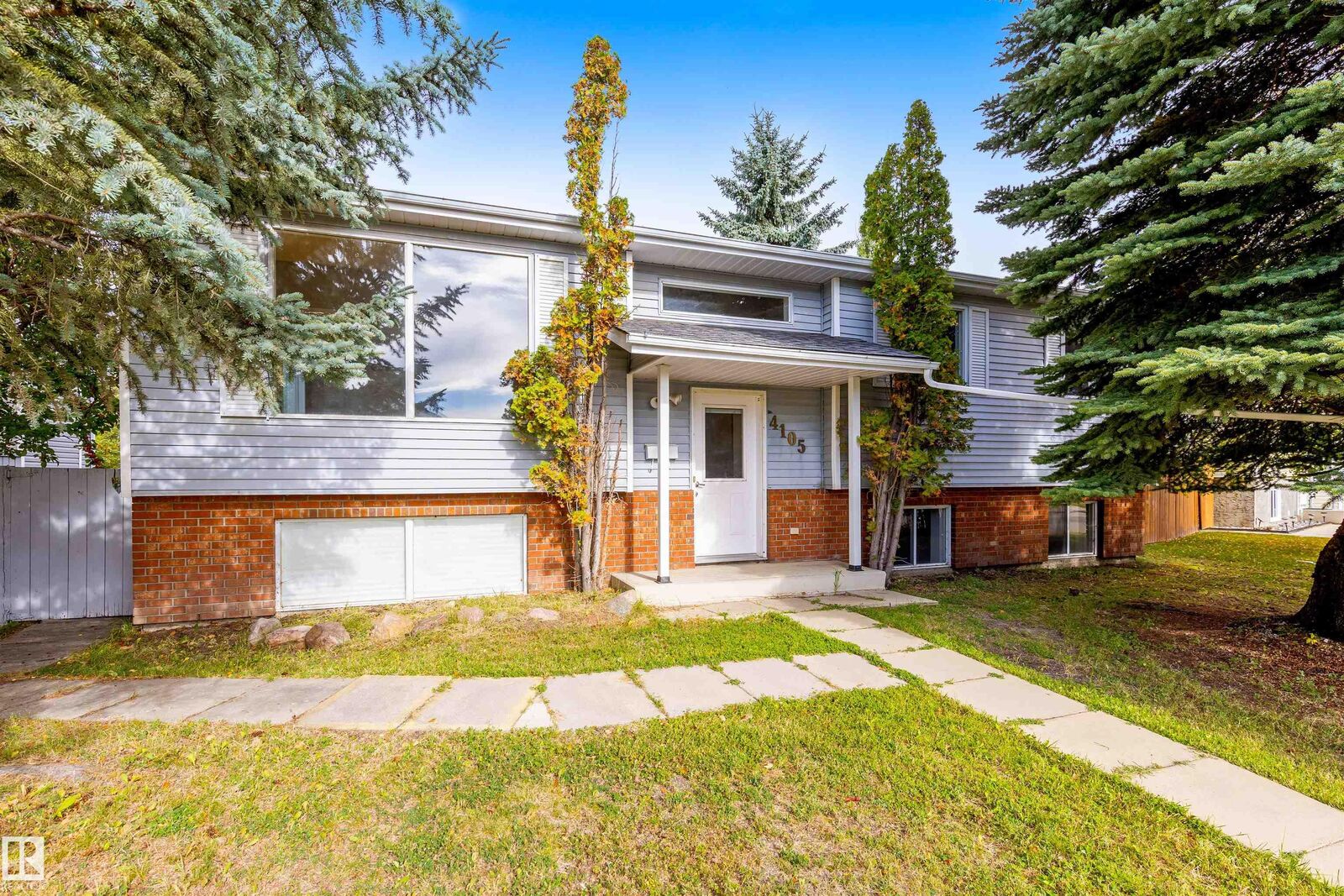 Property Photo: 4105 44 Avenue AB T7Z 1K3